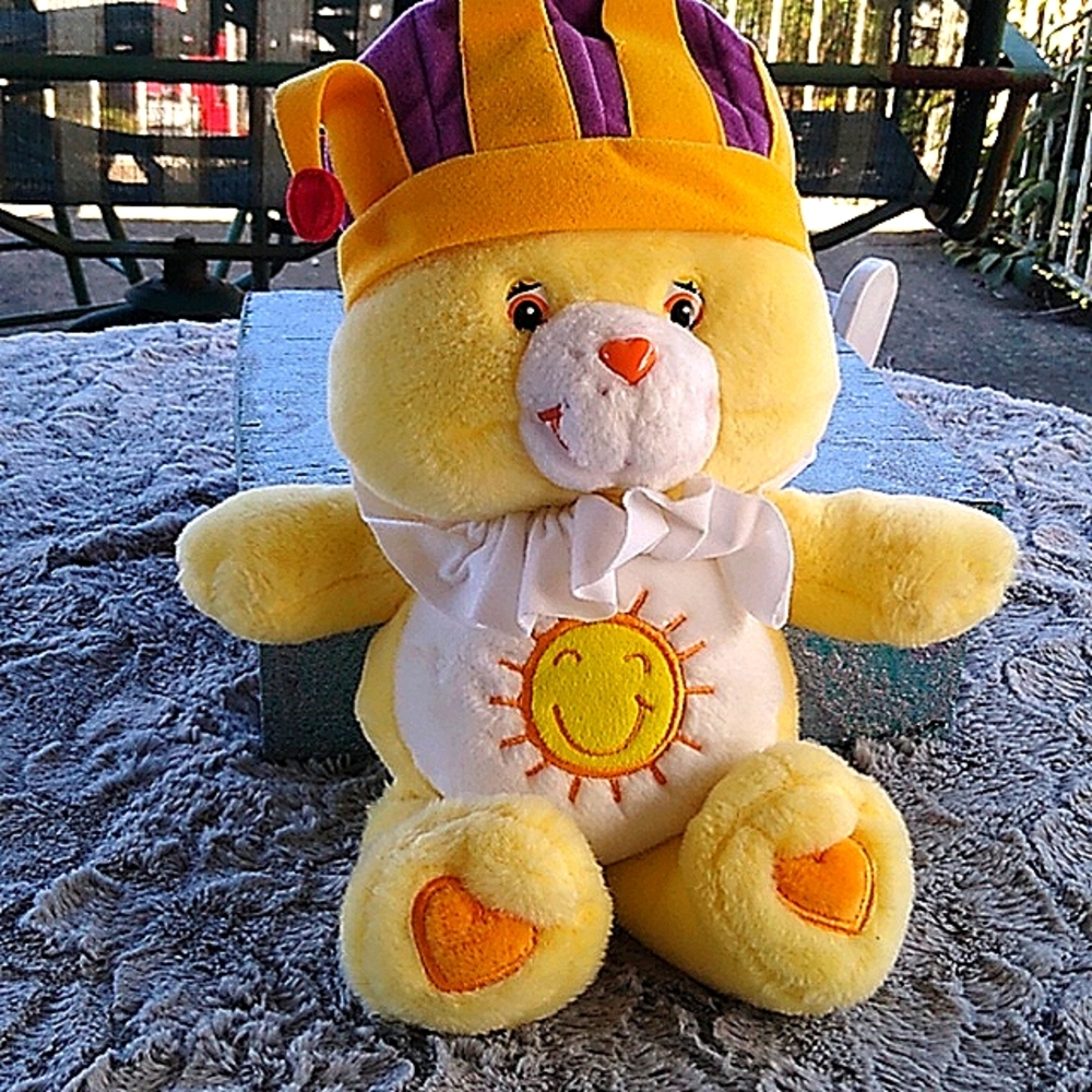 T-368 2004 Care Bear "King Funshine Bear"